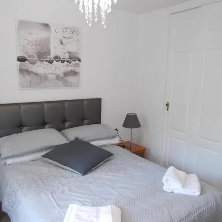 Holiday home Timon Ii, Luxury 3 Bedroom Beachside
